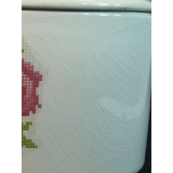 Vintage Petit Point Floral Needlepoint Harker Pottery Canister w/Lid USA Roses - Picture 5 of 13
